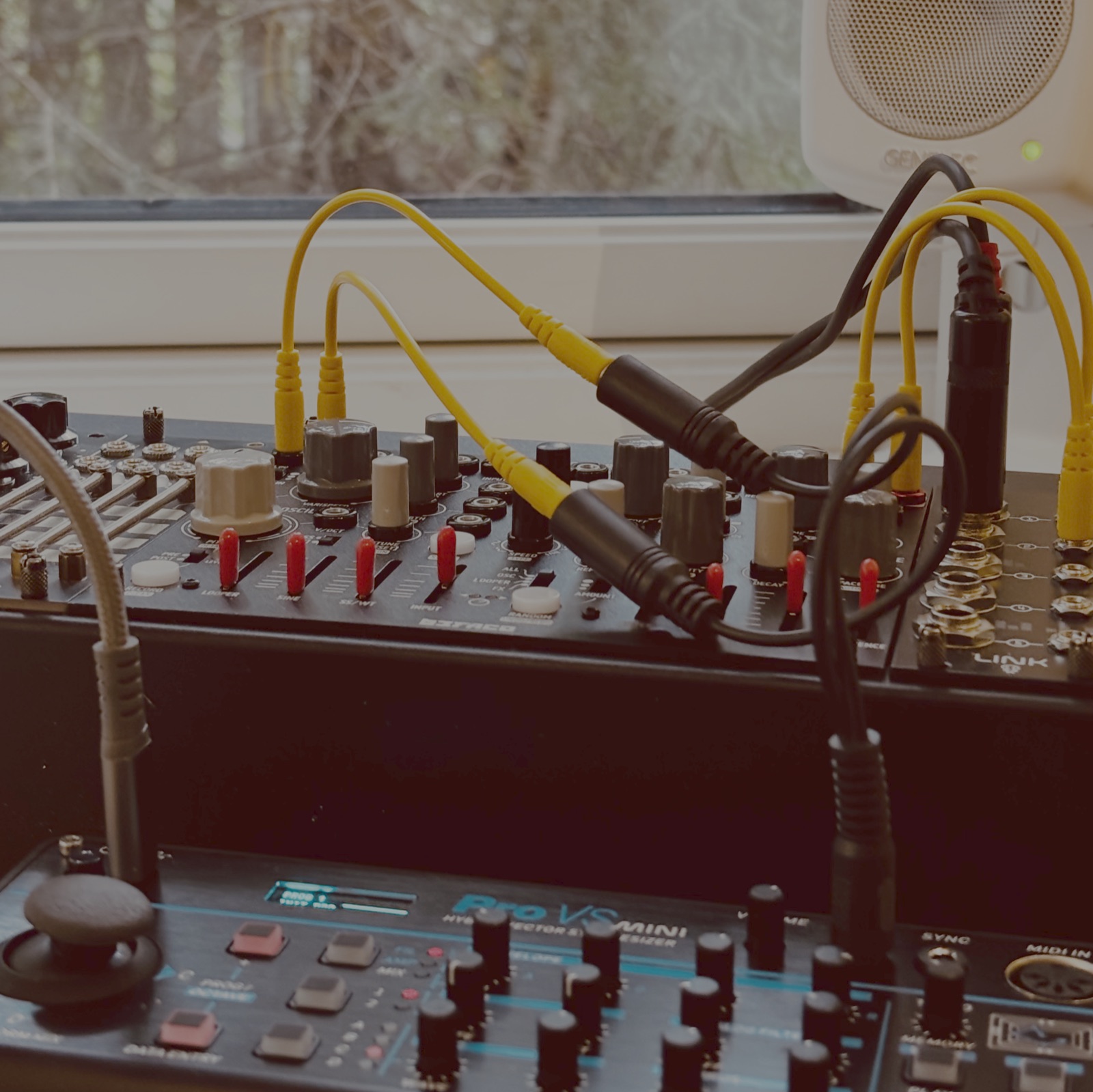Befaco Oneiroi in the Eurorack case, with a Behringer Pro VS Mini in front